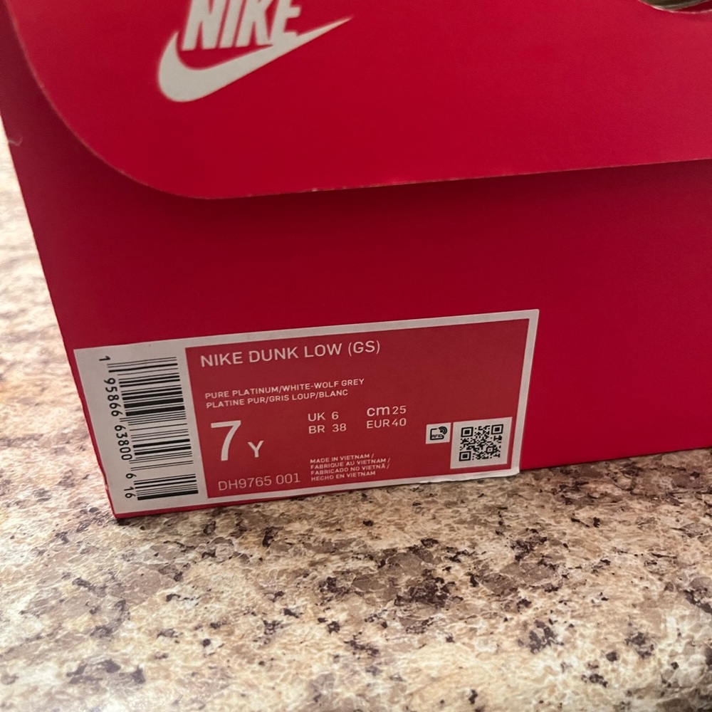 Nike Dunk Low “Grey Fog” size 7y - Picture 4 of 4